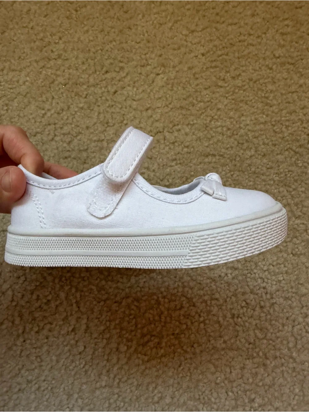 Gymboree White Bow Sneakers Size 8